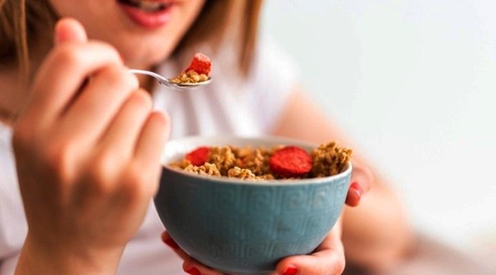 Es Malo Comer Cereal En La Noche - Galacticidea