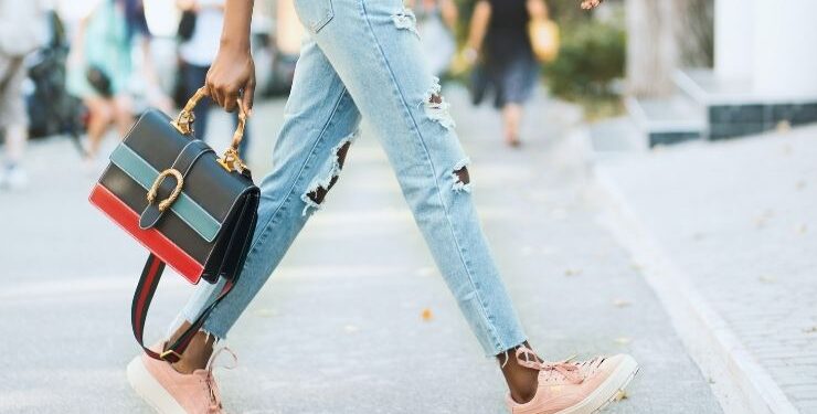 Descubre cómo estilizar tu figura utilizando la bolsa correcta