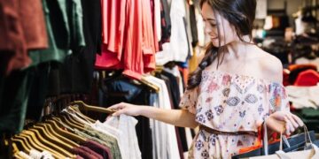 Errores que debes evitar al comprar ropa en rebajas
