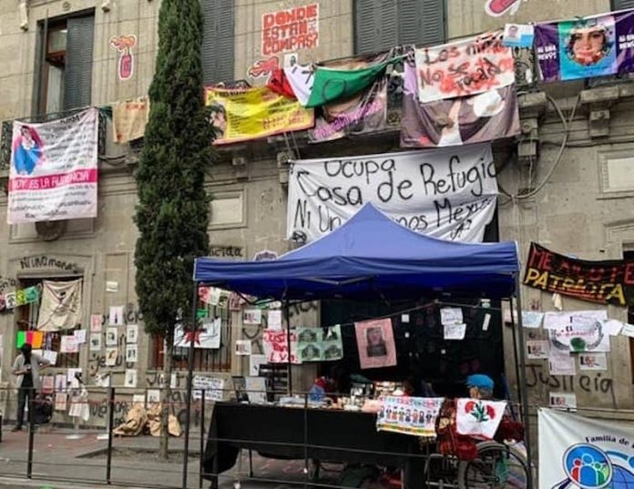 Toma de CNDH inspira protestas feministas en 25 estados de México