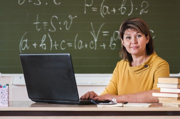 Solo 47% de los docentes en educación superior es mujer