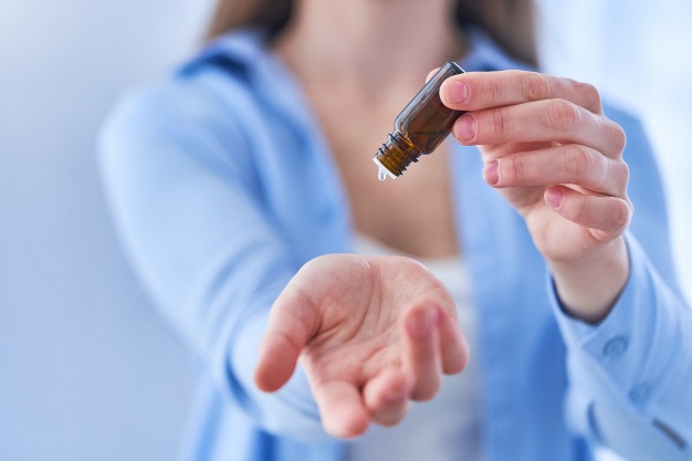 ¿Cómo preparar un aceite para hacer un masaje reductor en casa?