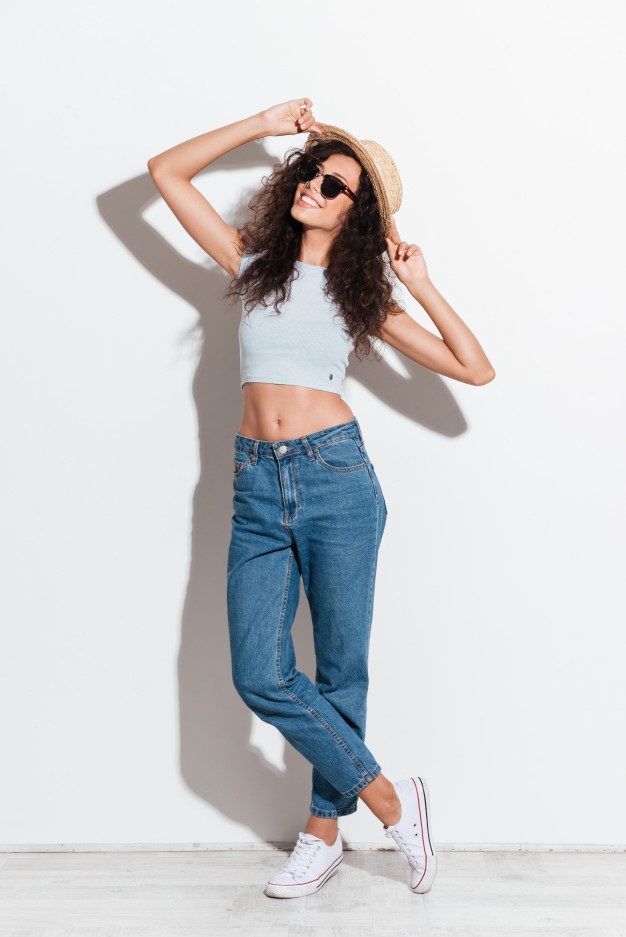 ¿Cuáles son los mejores jeans para mujeres con pocas caderas?