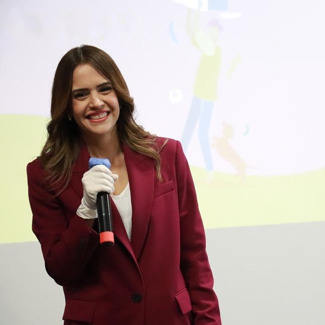 Clara Luz Flores presenta estrategia en apoyo a mujeres de Nuevo León 