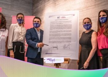 Fuerza por México firma acuerdo por la democracia paritaria del Colectivo 50+1