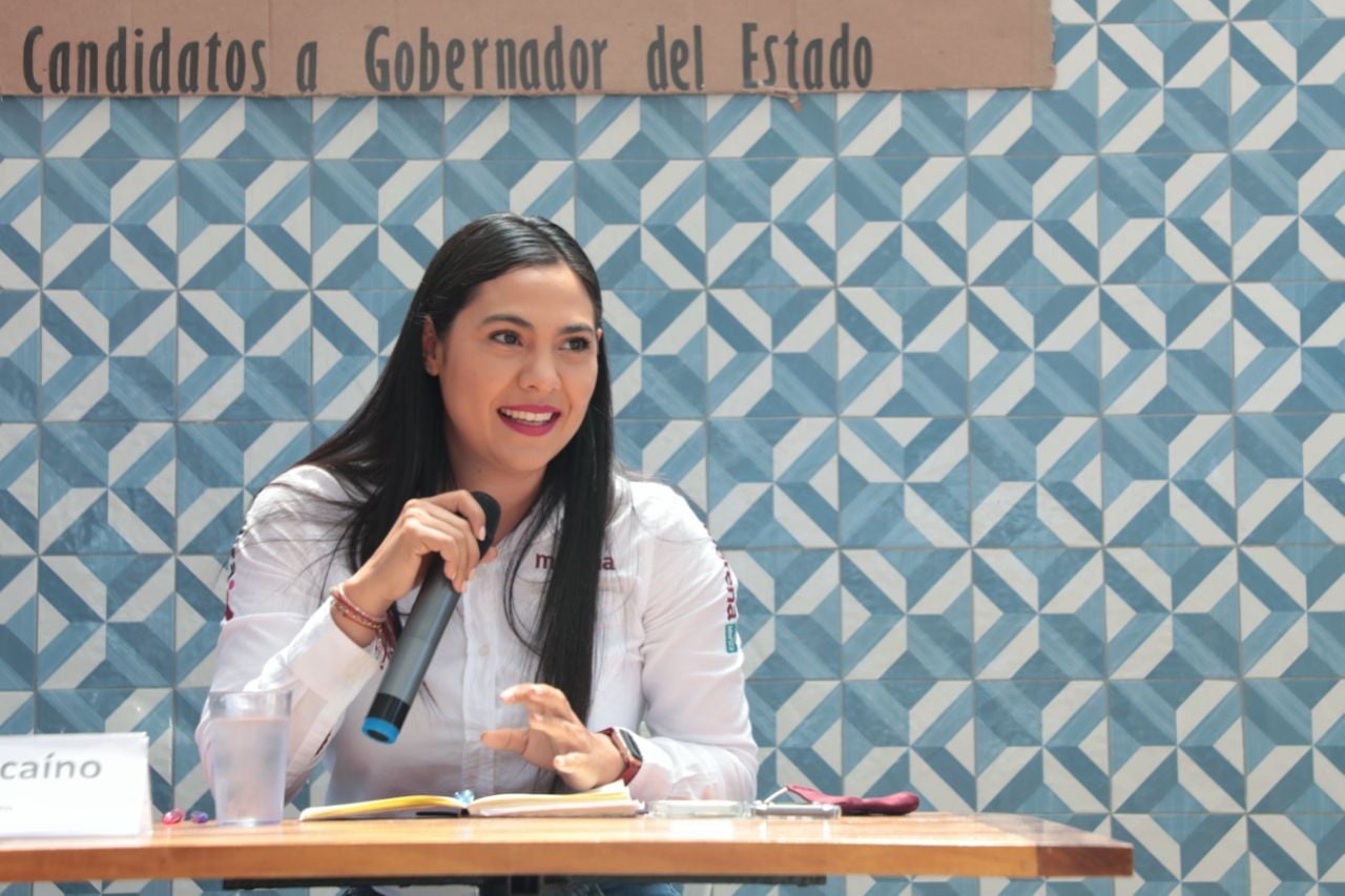 Indira Vizcaíno promete banca rural en Colima