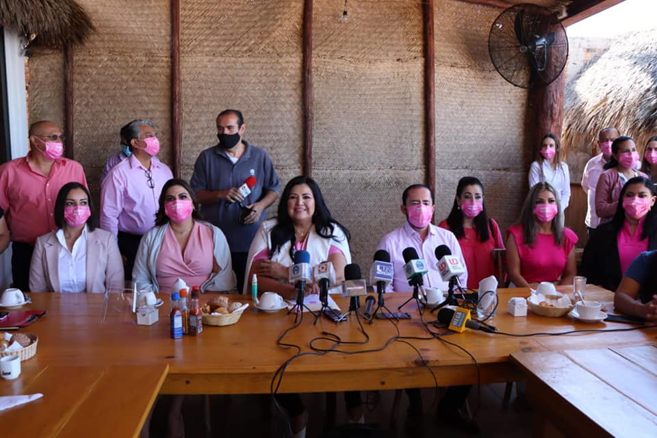 Rosa Elena Millán presenta a candidatos de Fuerza por México en Sinaloa