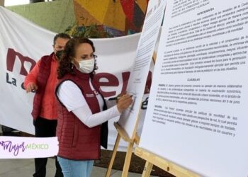 Dolores Padierna firma compromiso a favor de ciclistas en la alcaldía Cuauhtémoc