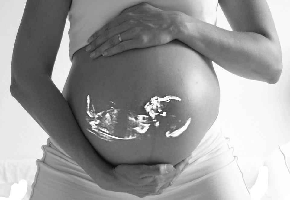 ¿Qué significa soñar con una familiar embarazada?