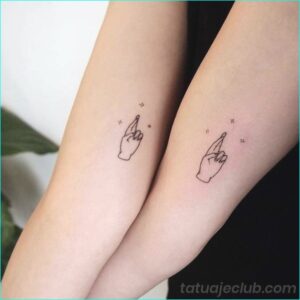 Tatuajes pequeños para hermanas