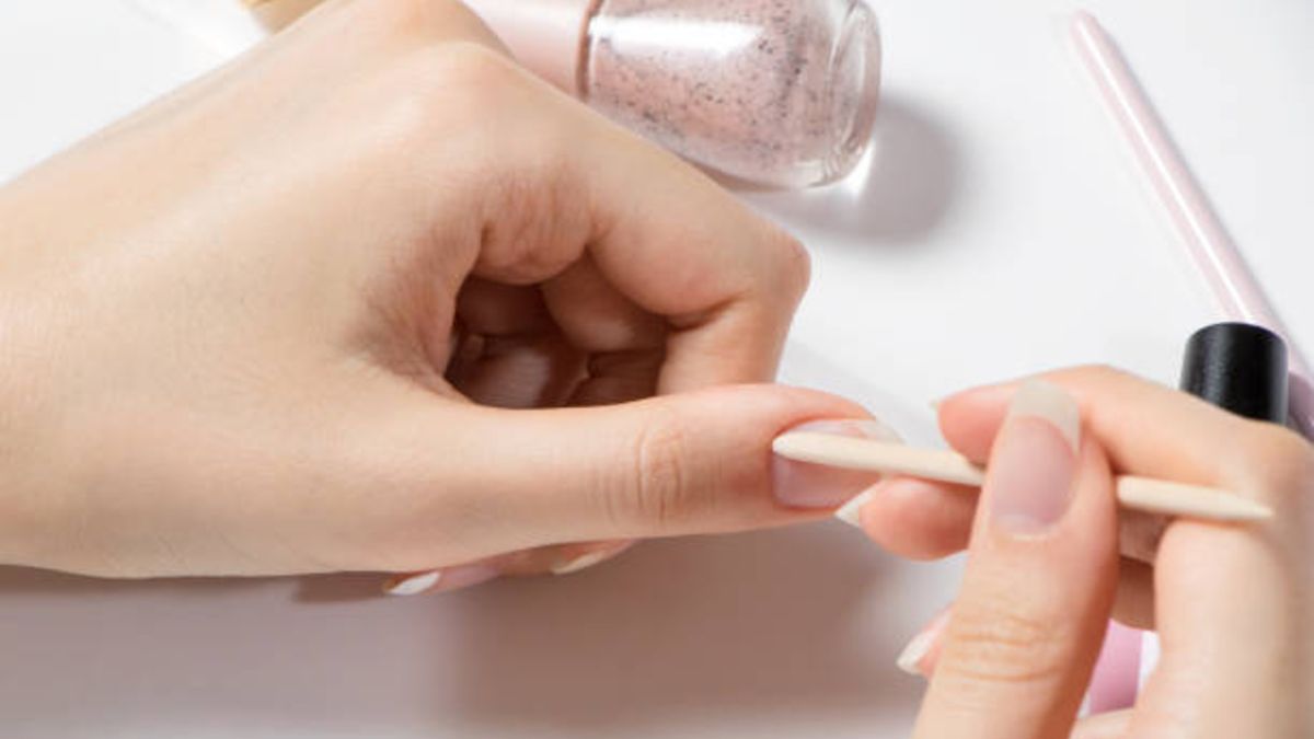 ¿Cómo hacer glass nails en casa?