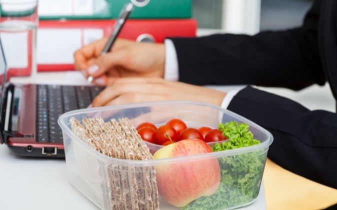Por qué alimentarse en el trabajo