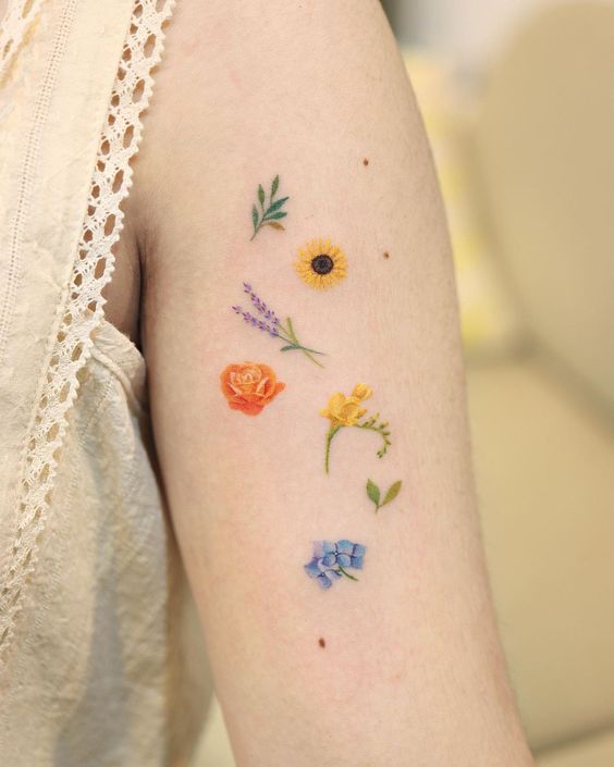 flores tatuajes pequeños