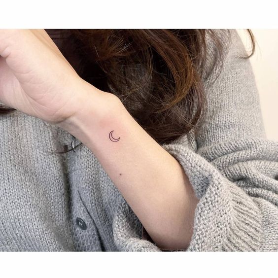luna tatuajes pequeños