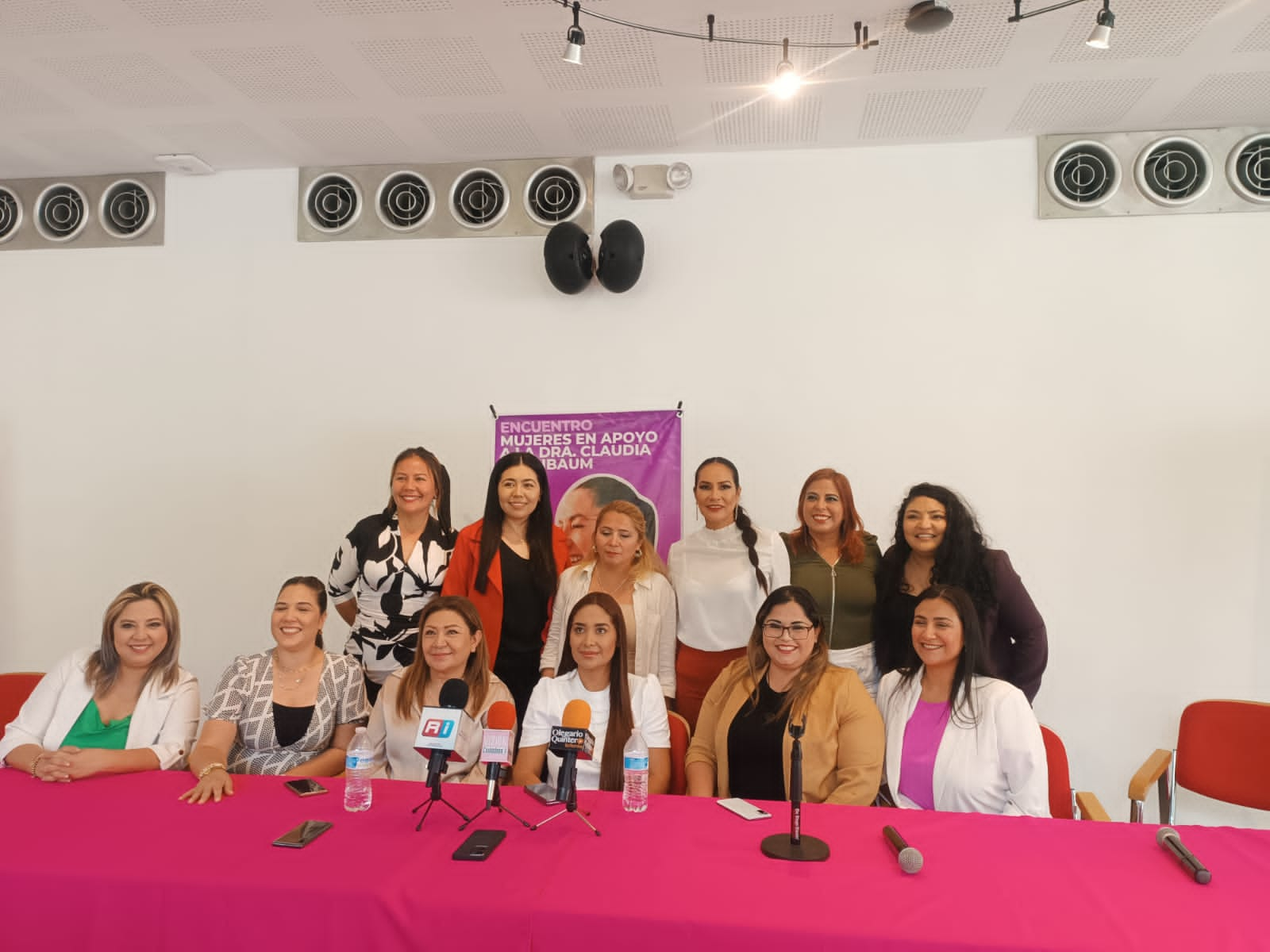 mujeres en favor de Sheinbaum