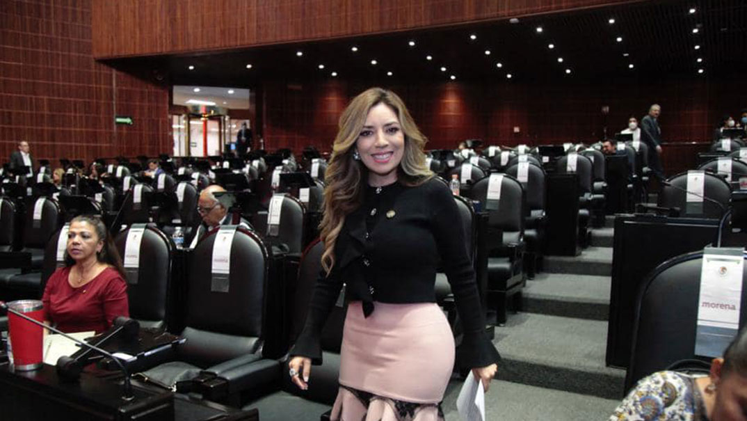 Diputada Dulce Silva lleva a poyo a Acapulco