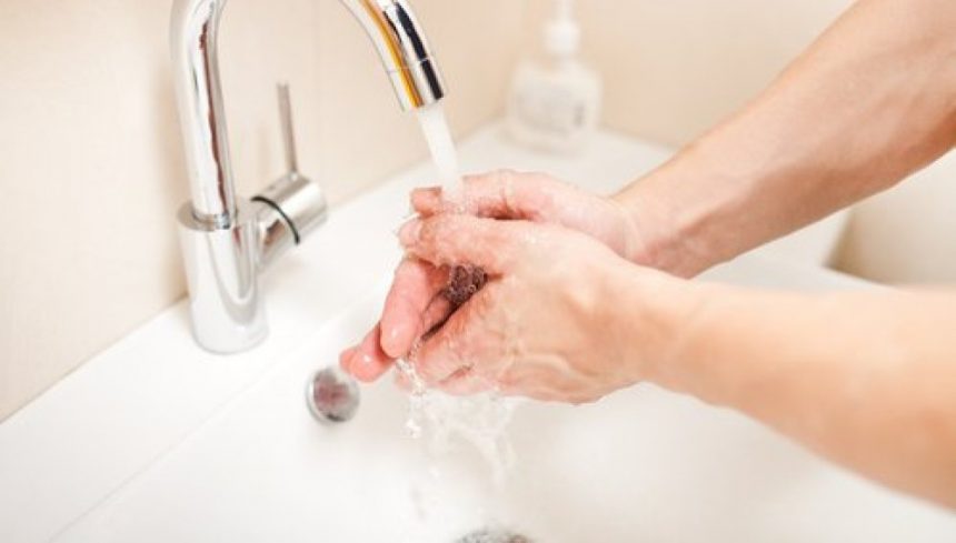Lávate las manos constantemente