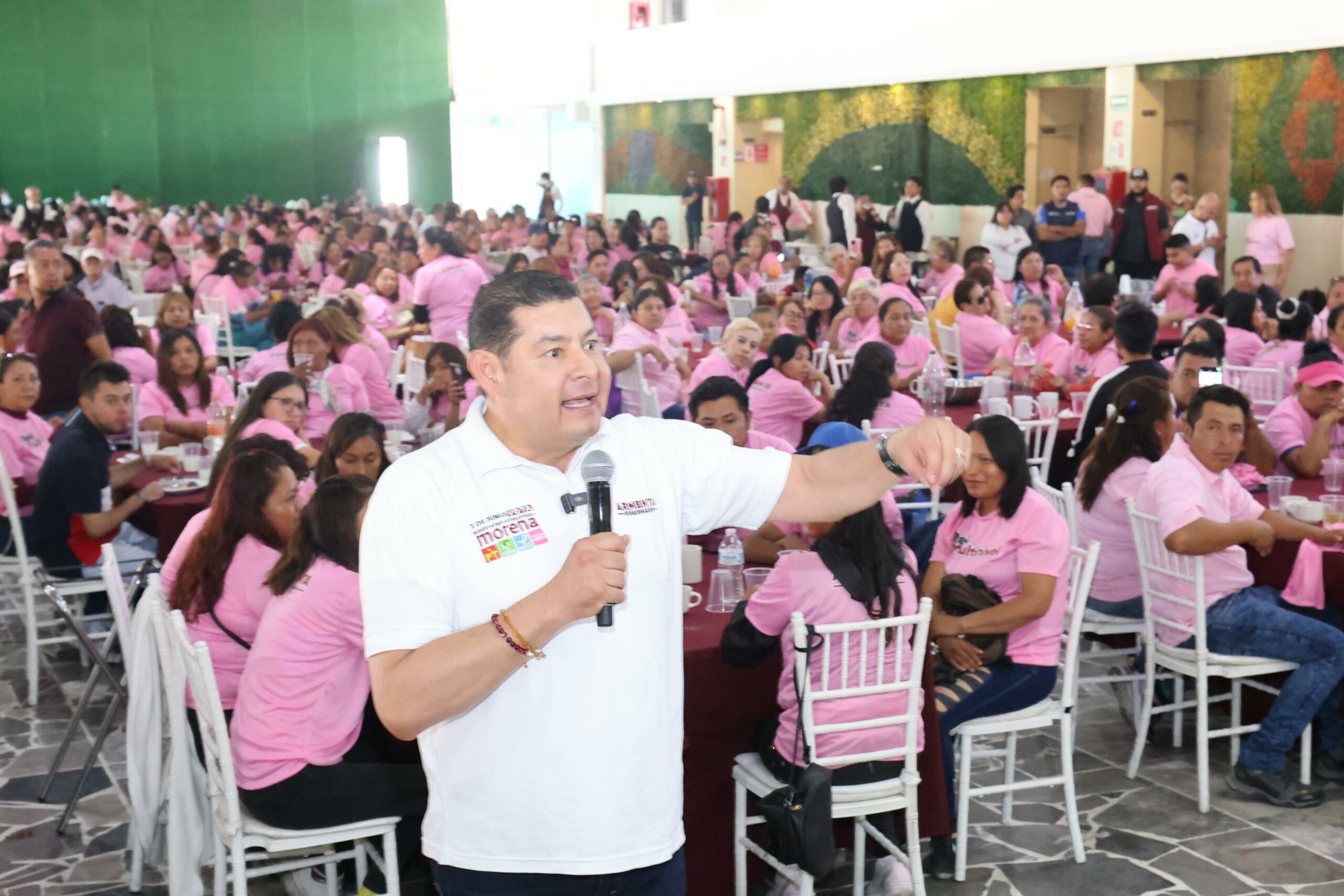 Armenta presenta acciones a favor de las mujeres