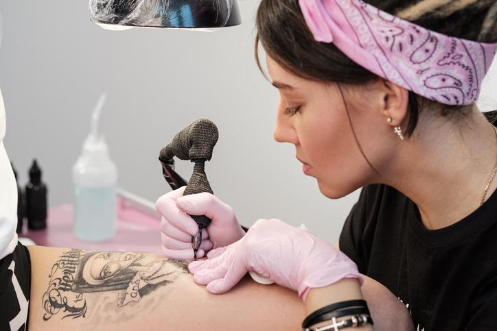 Cuidados que debes tener para un tatuaje recién hecho