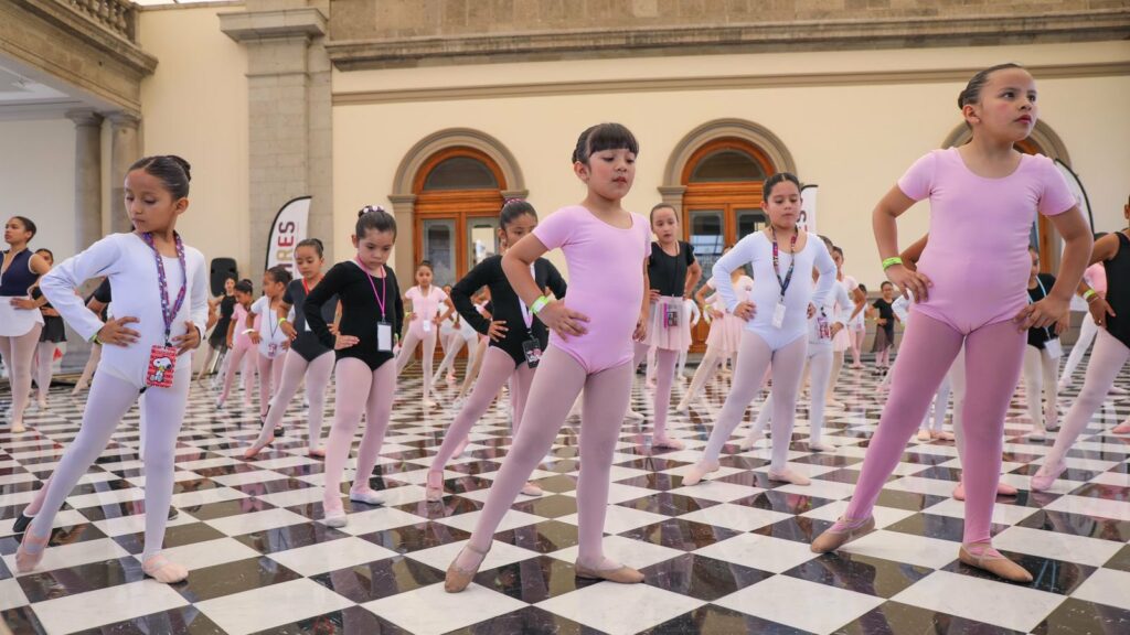 Niñas practicando en CDMX