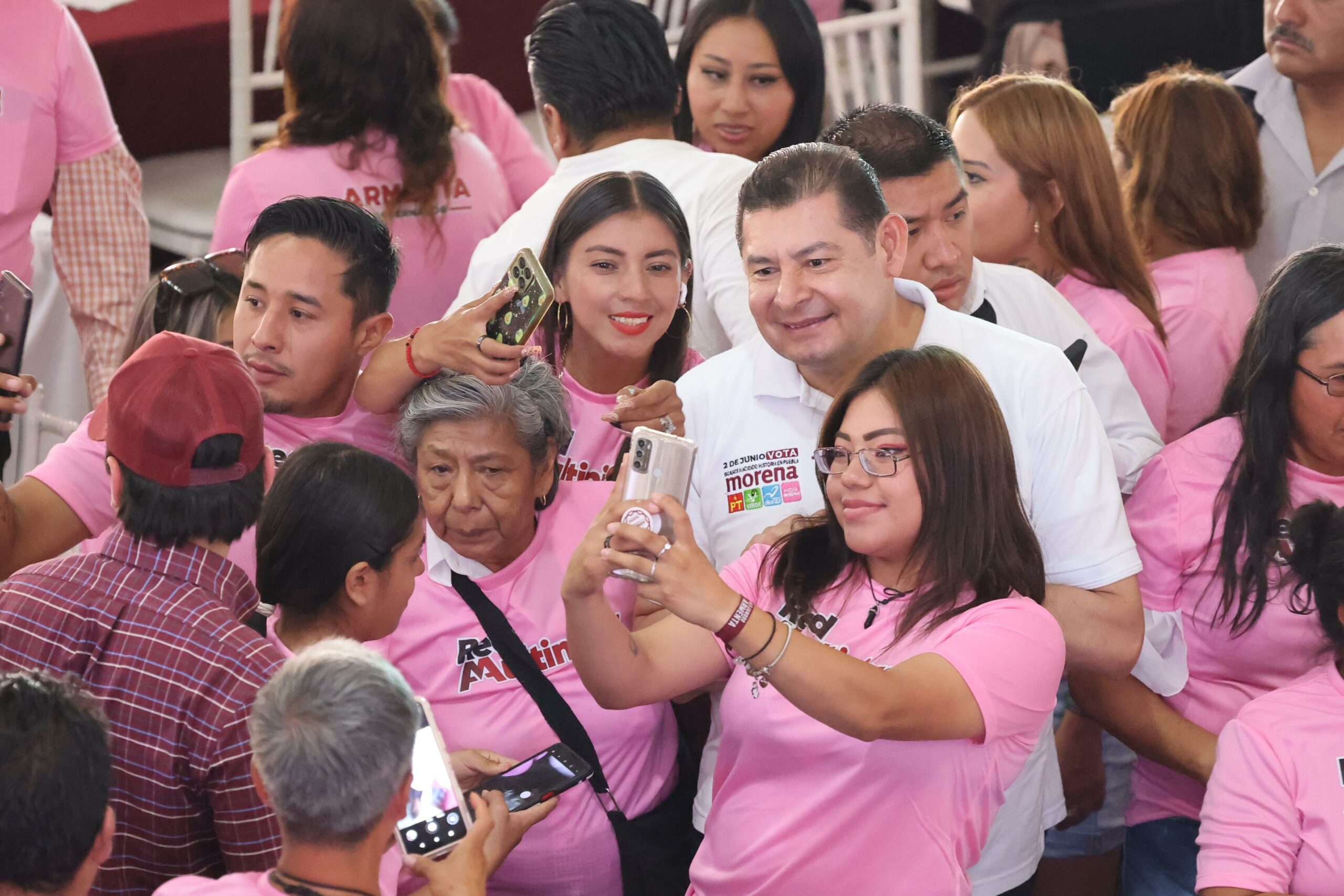 Programas de Armenta para fortalecer bienestar de mujeres