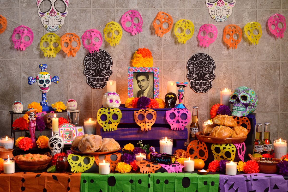 Día de Muertos. Ideas para decorar ofrenda con papel crepé