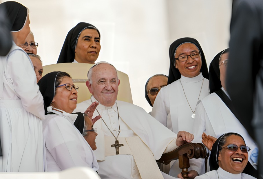 ¿Una mujer puede ser nuevo papa?