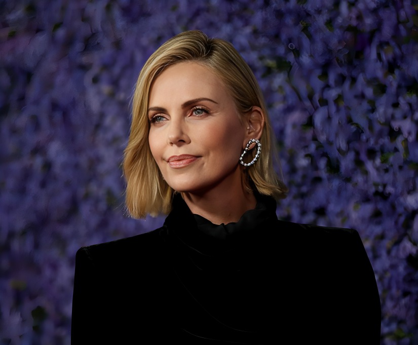 Charlize Theron marra la noche en la que su mamá mató a su papá