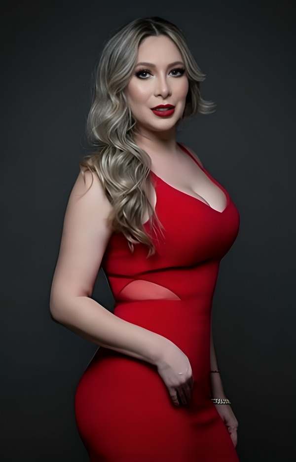 Así luce la esposa de Julio César Chávez Jr.