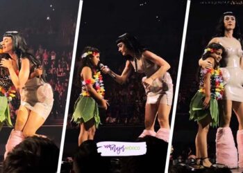 Katy Perry alienta a niña a decir que es mexicana |VIDEO