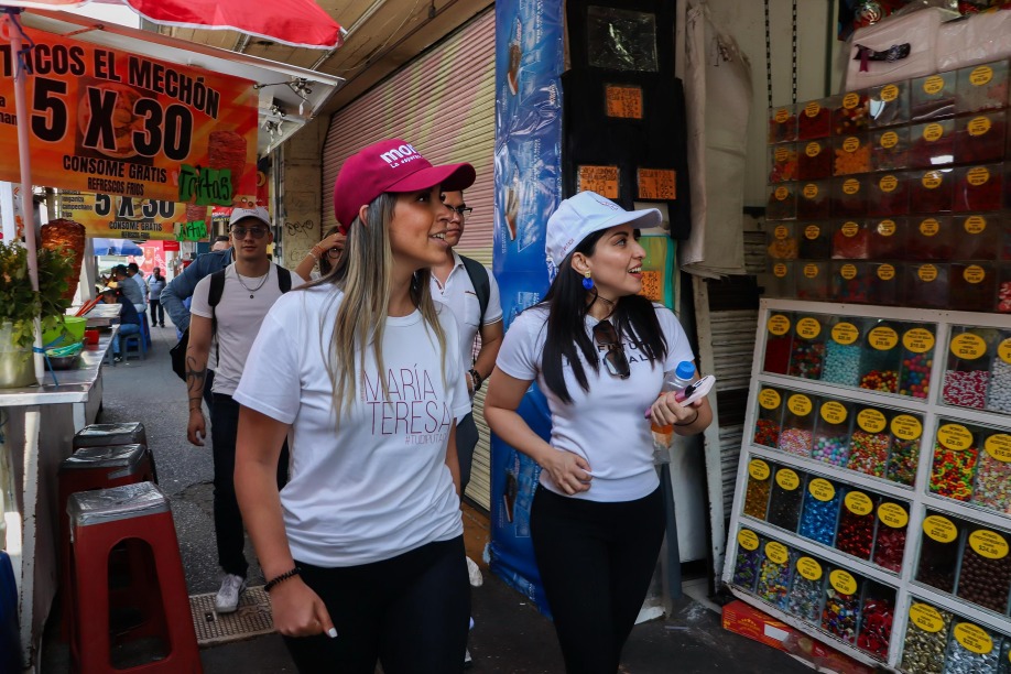 María Teresa Ealy visita Tacubaya