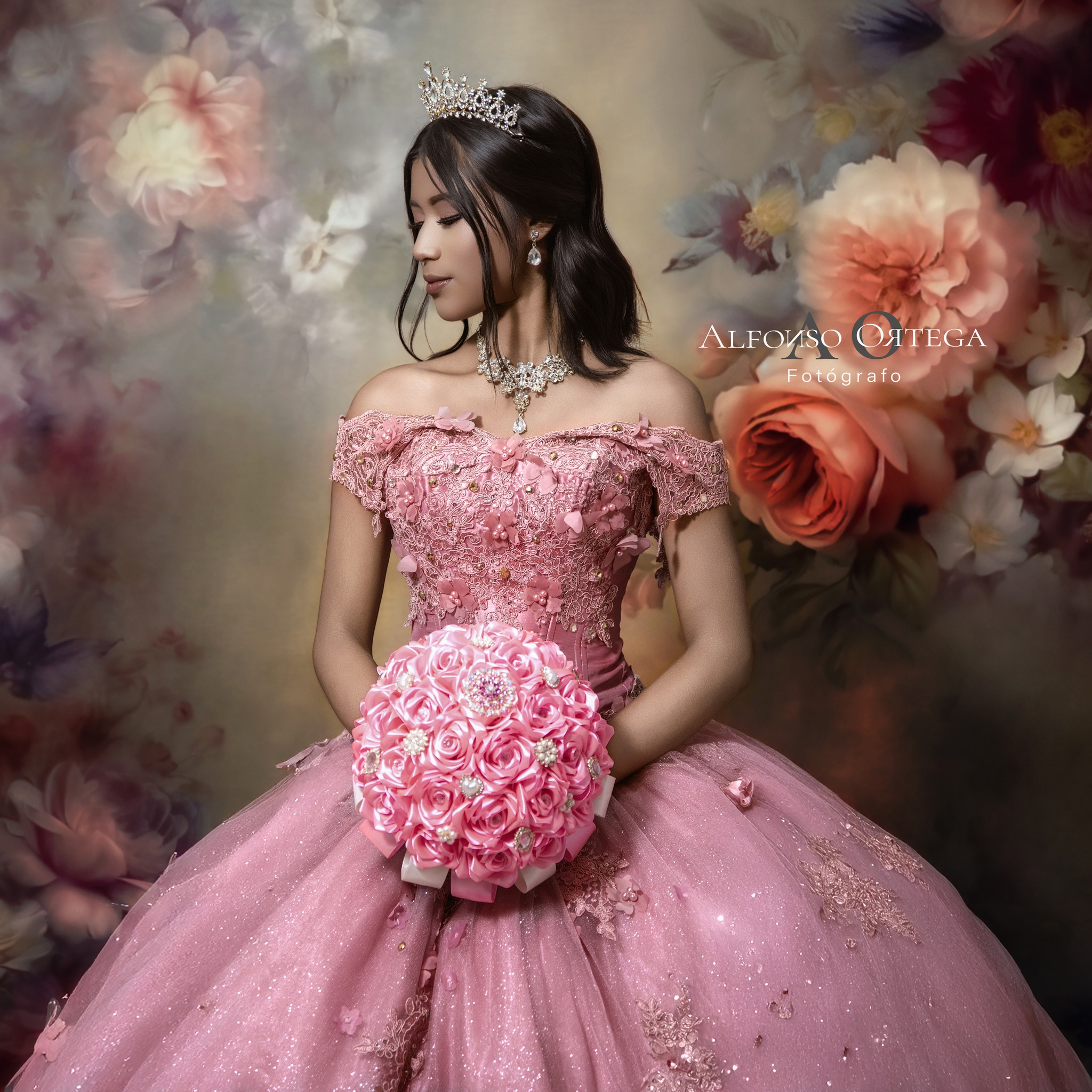 San Luis Potosí. Quinceañera recibe terreno como regalo