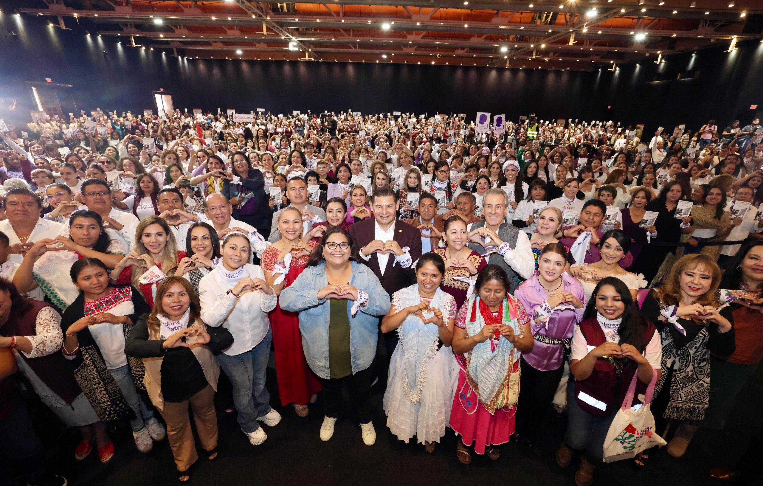Citlalli Hernández reconoce el compromiso de Puebla con las mujeres