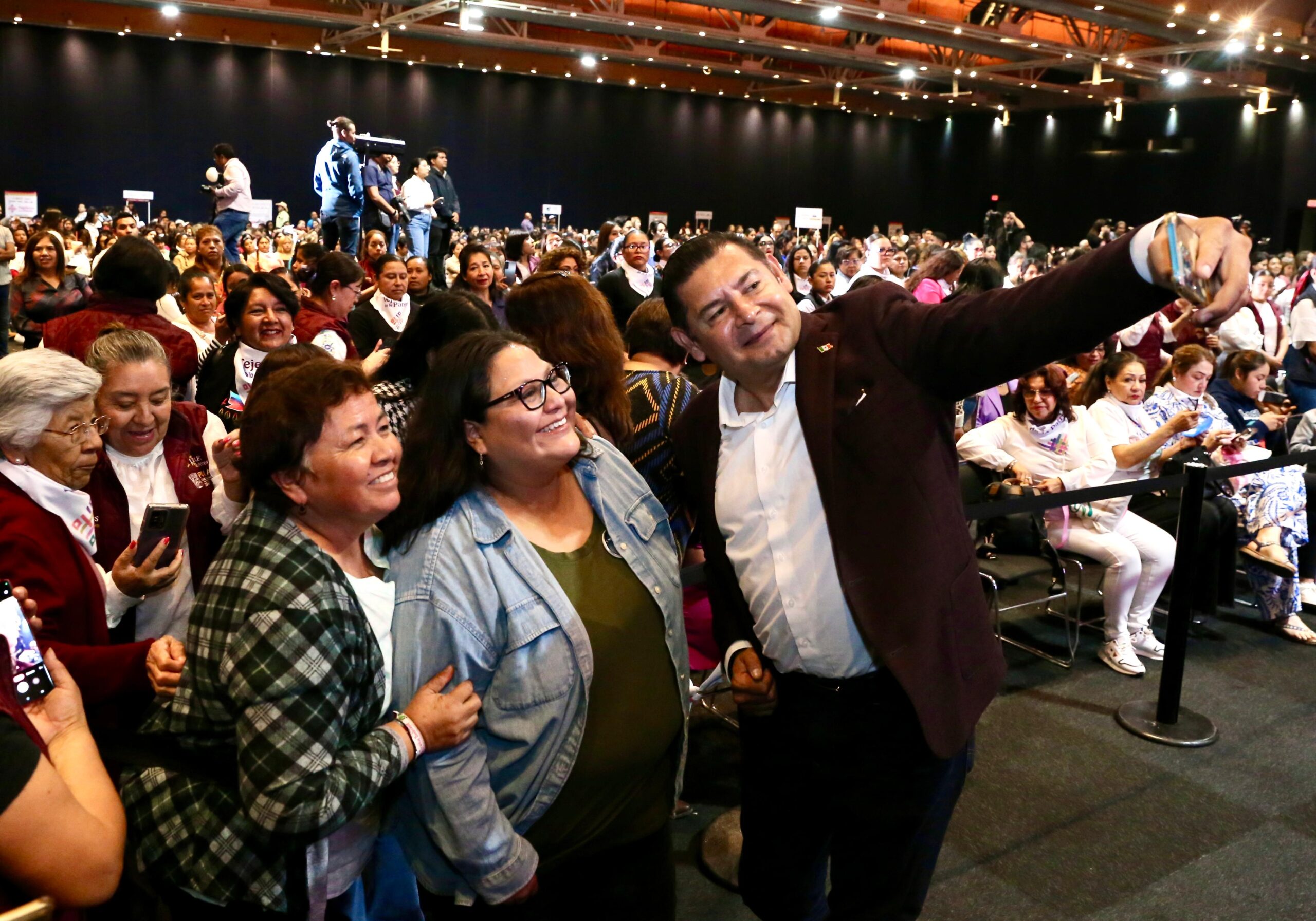 Citlalli Hernández reconoce el compromiso de Puebla con las mujeres