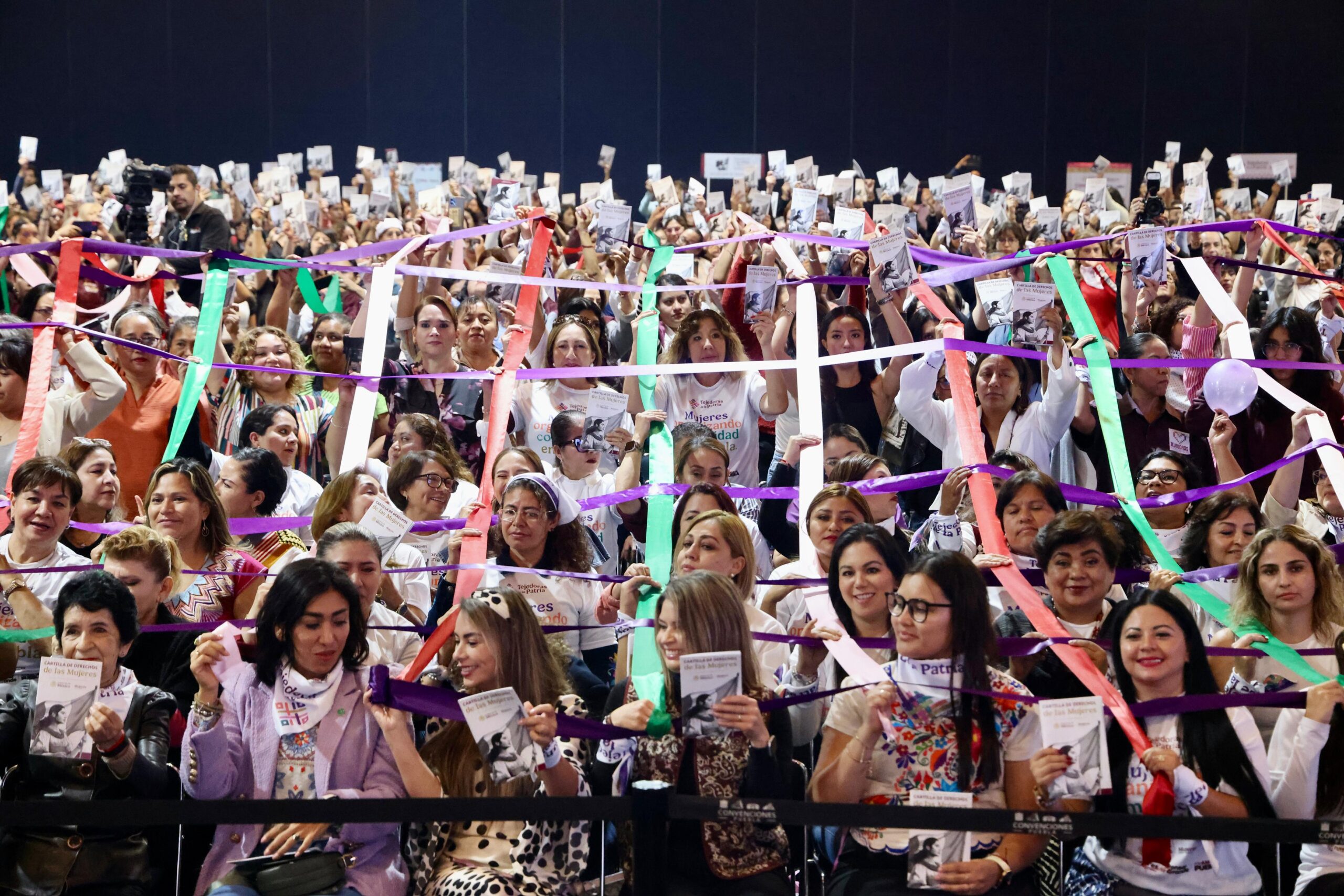 Citlalli Hernández reconoce el compromiso de Puebla con las mujeres