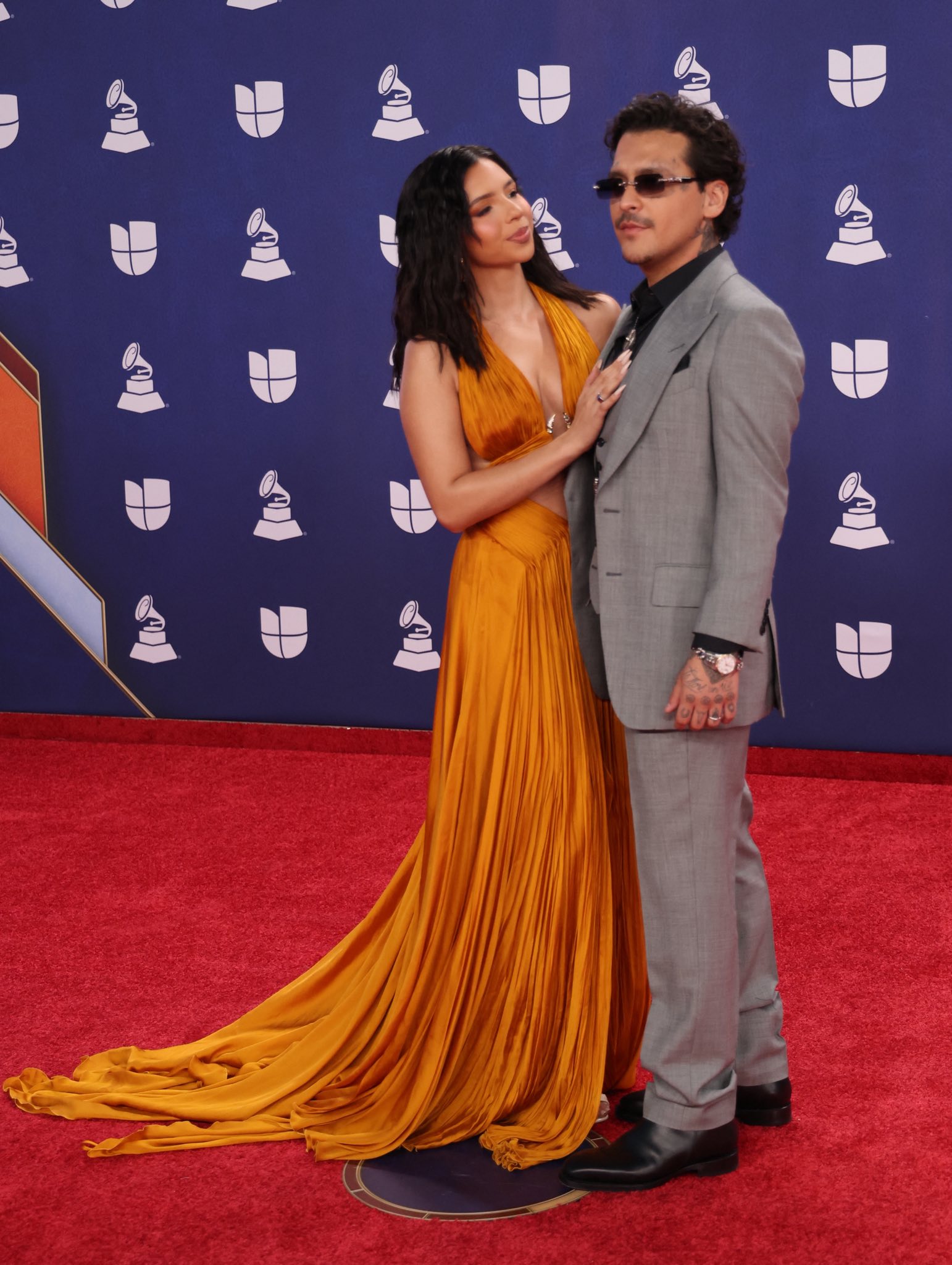 Christian Nodal olvida dedicar su Grammy a Ángela Aguilar