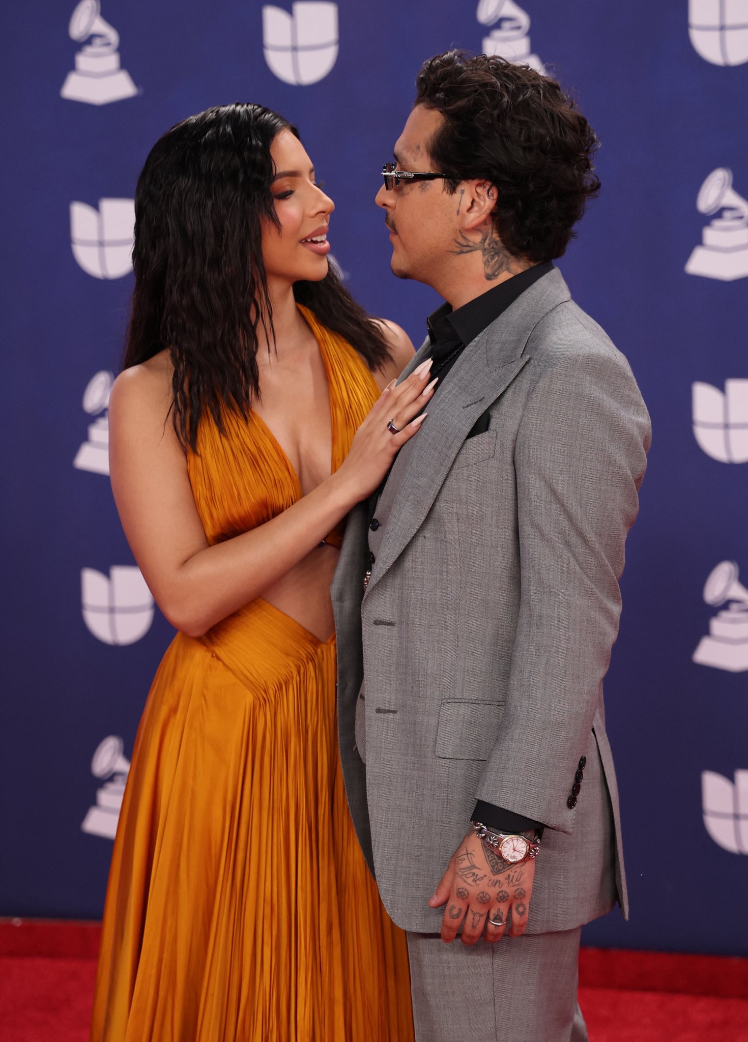Christian Nodal olvida dedicar su Grammy a Ángela Aguilar