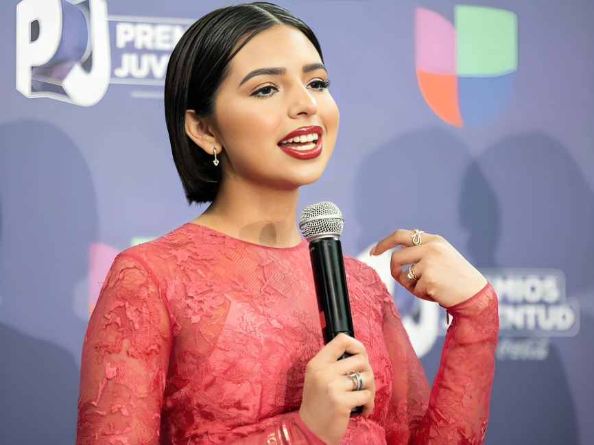Ángela Aguilar felicita a Meghan Trainor por llegada de bebé