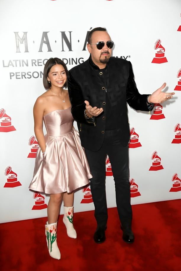 Pepe Aguilar recuerda que Ángela cantó a los 2 años