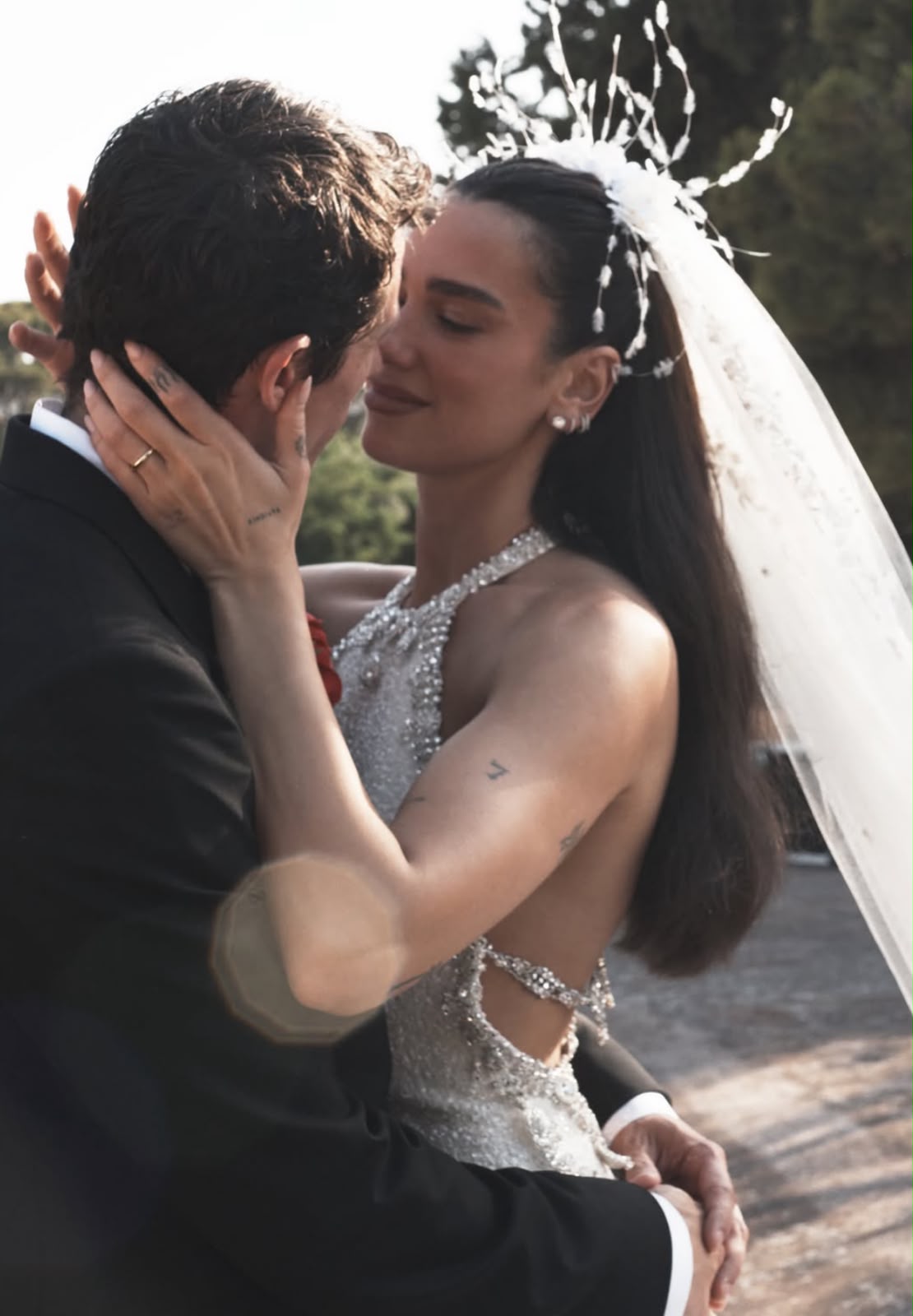 Dua Lipa revela nuevas fotografías de la celebración de su boda en Palermo.