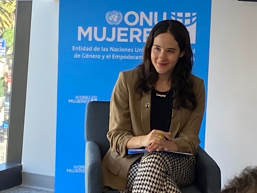 Ximena Sariñana defiende Julieta Venegas